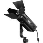 Godox S30 je kompaktan i svestran LED reflektor snage 30W, savršen za fotografiju, video produkciju i precizno osvetljavanje detalja