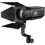 Godox S30 je kompaktan i svestran LED reflektor snage 30W, savršen za fotografiju, video produkciju i precizno osvetljavanje detalja