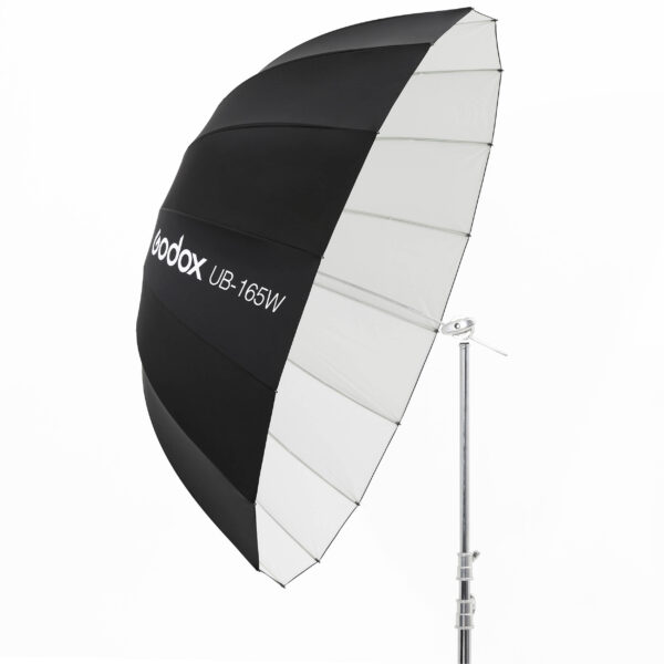 Godox UB-165W je kišobran bele unutrašnjosti i velikog prečnika od 165 cm. Idealan je kod portreta ili grupnih fotografija.