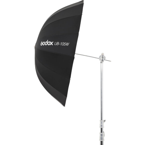 Godox UB-105W je kišobran bele unutrašnjosti i velikog prečnika od 105 cm. Idealan je kod portreta ili grupnih fotografija. Parabolicni oblik i bela unutrasnjost obezbedjuju veoma mekano svetlo koje će uspešno stići i na veće udaljenosti. Ovaj kisobran se moze koristiti kao glavno ili kao fill svetlo.