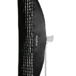 Strip softbox sa bowens kacenjem, 40x180cm dimenzije. Godox proizvodjac, veoma kvalitetno izradjen. U paketu sa gridom za usmeravanje svetla.