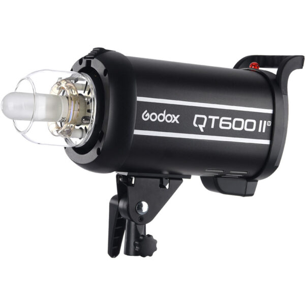 Godox QT600 II je najbolja serija blic glava na struju od Godoxa. Pored izuzetne snage ova blic glava poseduje i izuzetno jaku modeling lampu