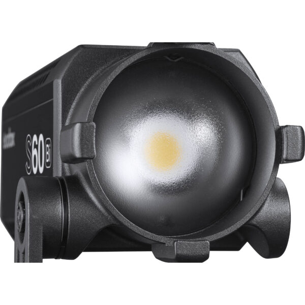 Godox S60Bi color LED Focusing Light je lagan i svestran izvor svetla sa mogućnošću podešavanja intenziteta svetlosti, temperature svetla, širine snopa i napajanja