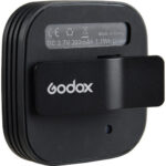 Godox LEDM32 je malo svetlo koje se lako kaci na svaki mobilni telefon. Sadrzi 32 LED diode i poboljsava slike ili video zapise u mracnijim uslovima.