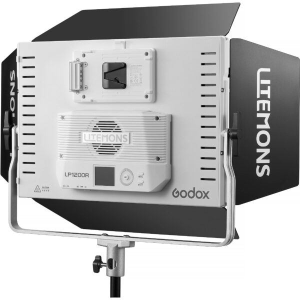 Godox LP1200R je svestrano i pristupacno LED svetlo iz nove Godox Litemons serije LED panela. Godox LP1200R nudi meko svetlo, sirok raspon temperature (1800-10000K) i RGB mod.