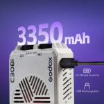 Godox C30Bi je izuzetno kvalitetno džepno bi-color LED svetlo koje se napaja pomoću integrisane litijum jonske baterije koja pruža do 45 minuta rada na maksimalnoj snazi