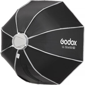 Godox UL-BOX-OCTA60 je izuzetno kvalitetan softbox precnika 60cm sa duplim difuznim platnom i futrolom, bowens kacenje. brzosklopivi za rad na terenu