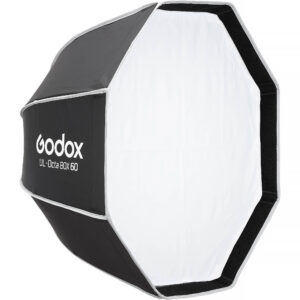 Godox UL-BOX-OCTA60 je izuzetno kvalitetan softbox precnika 60cm sa duplim difuznim platnom i futrolom, bowens kacenje. brzosklopivi za rad na terenu