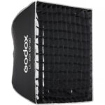 Godox UL-BOX-60 je izuzetno kvalitetan softbox dimenzija 60x60cm sa duplim difuznim platnom, gridom i futrolom, bowens kacenje.