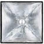 Godox UL-BOX-90 je izuzetno kvalitetan softbox dimenzija 90x90cm sa duplim difuznim platnom, gridom i futrolom, bowens kacenje.