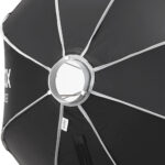 Godox UL-BOX-OCTA90 je izuzetno kvalitetan softbox precnika 90cm sa duplim difuznim platnom, gridom i futrolom, bowens kacenje.brzosklopivi za rad na terenu