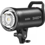 Godox SK400III-V je snažan i pouzdan studijski blic snage 400 Ws, namenjen portretnoj, modnoj, produkt i komercijalnoj fotografiji