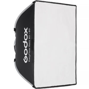 Godox EazyFlow Rect 60x60 je prenosivi pravougaoni softboks dimenzija 60x60 cm, dizajniran za fotografe i videografe koji traže vrhunski kvalitet svetla